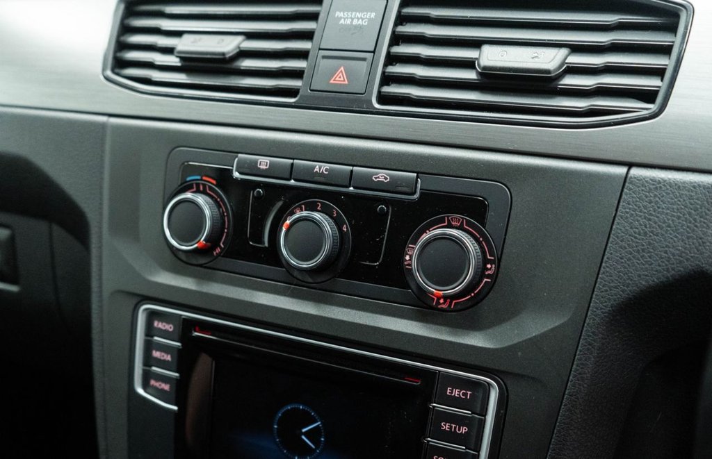 Used Volkswagen Caddy Maxi Life 2018 for sale - 76395760: Photo 26