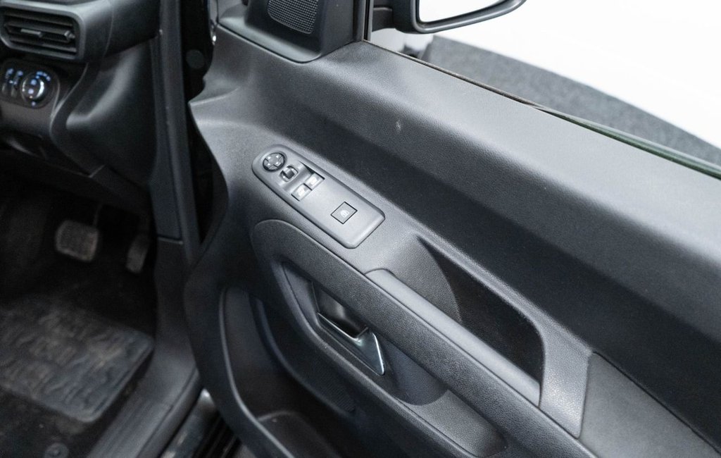 Used Vauxhall Combo Life 2020 for sale - 77692651: Photo 20