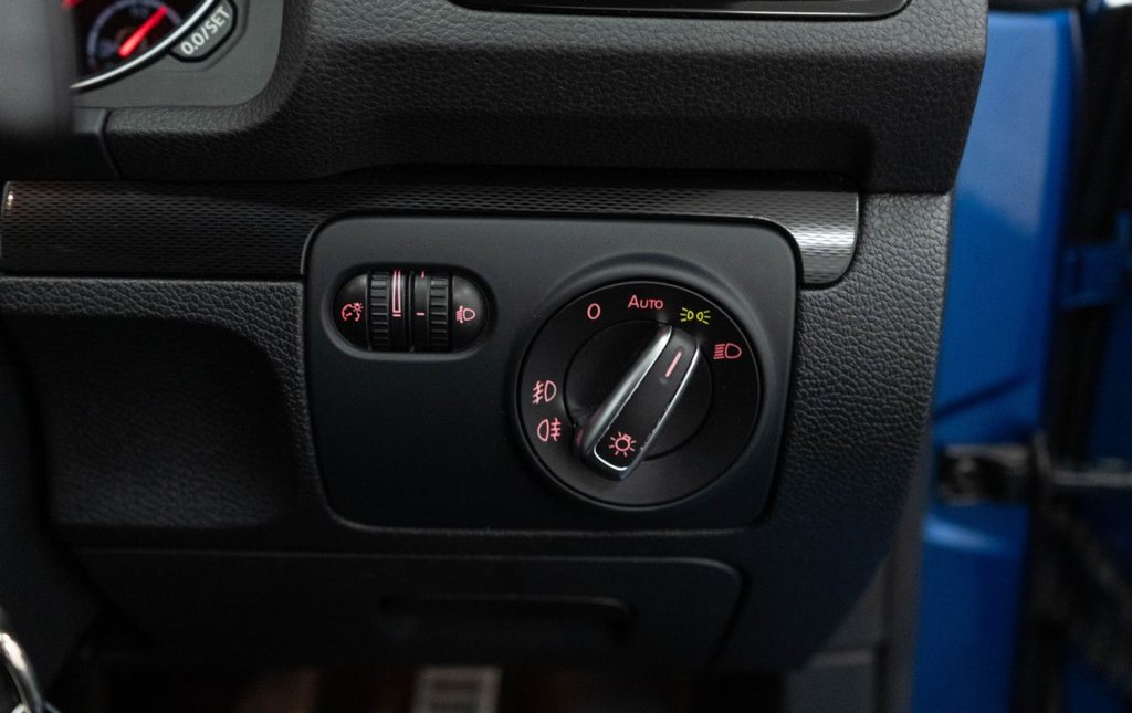 Used Volkswagen Scirocco 2015 for sale - 77642194: Photo 24