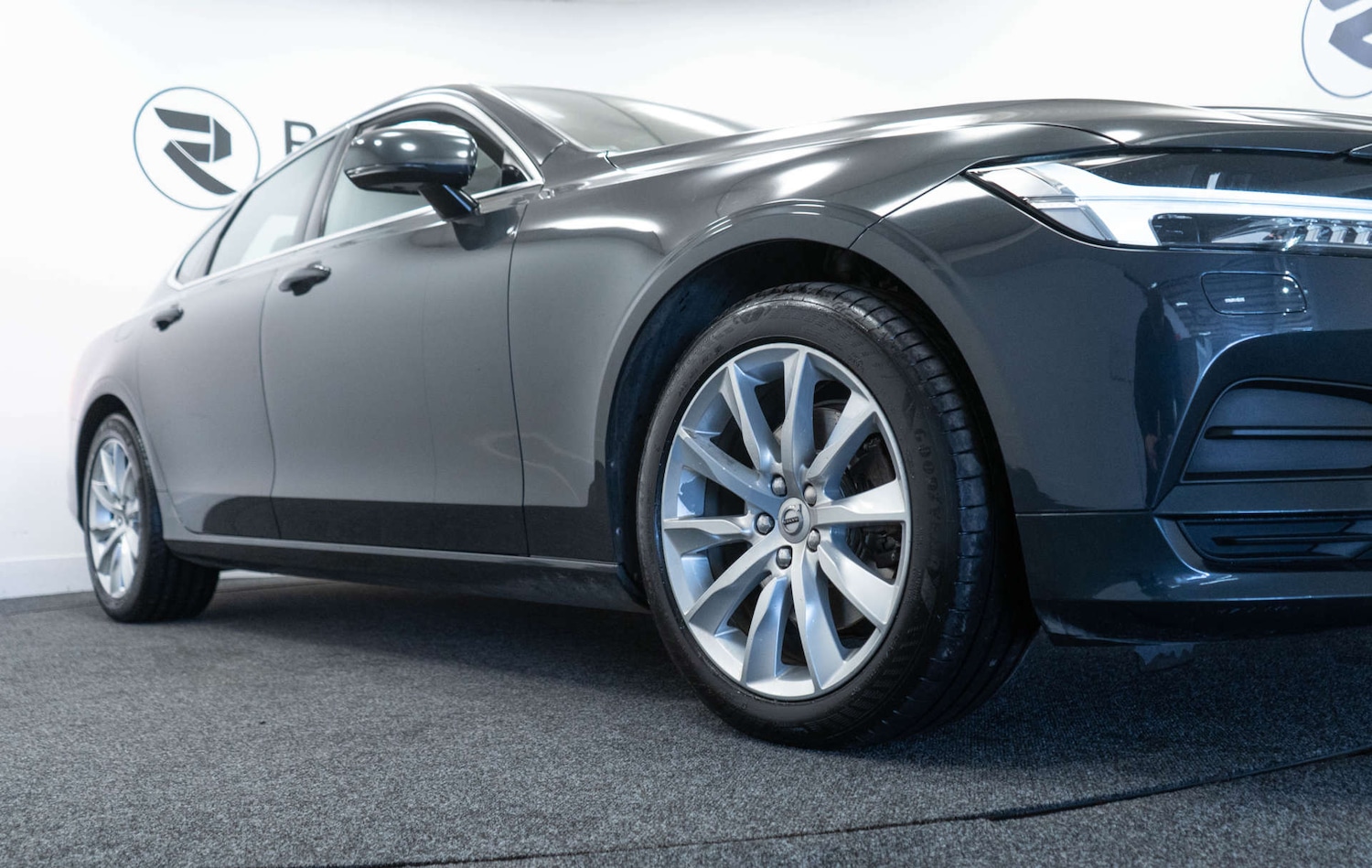 Used Volvo S90 2017 for sale - 77950470: Photo 11