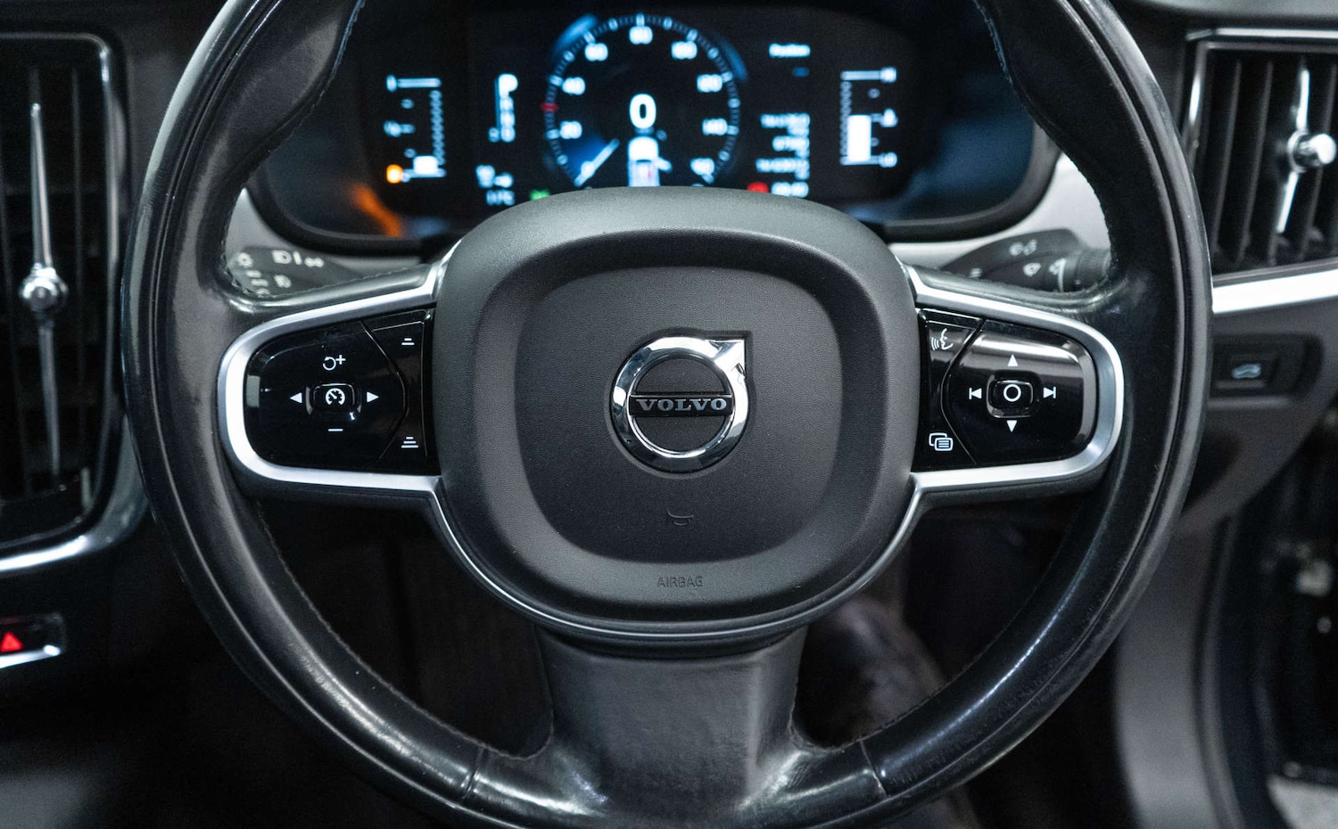 Used Volvo S90 2017 for sale - 77950470: Photo 26