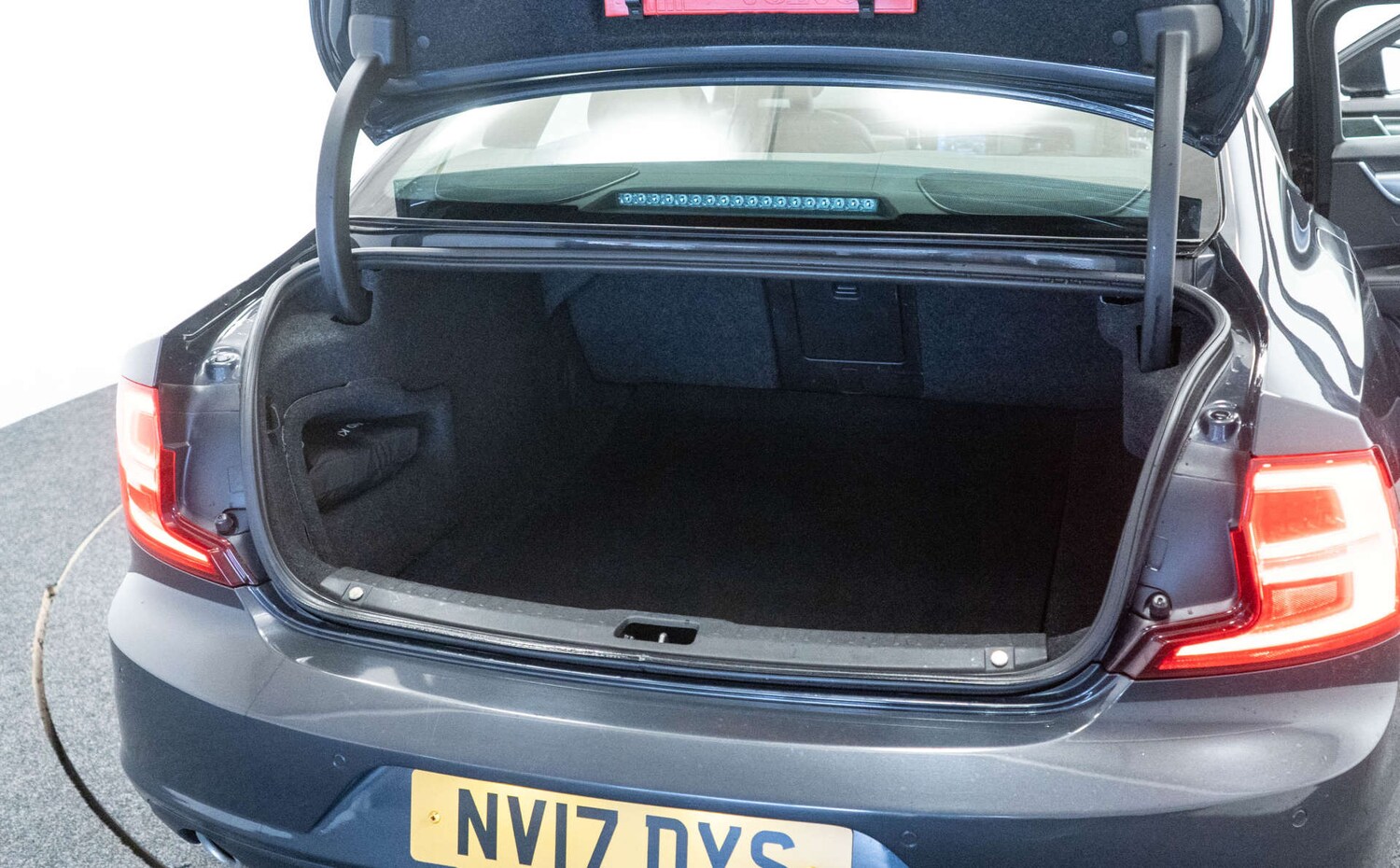 Used Volvo S90 2017 for sale - 77950470: Photo 35