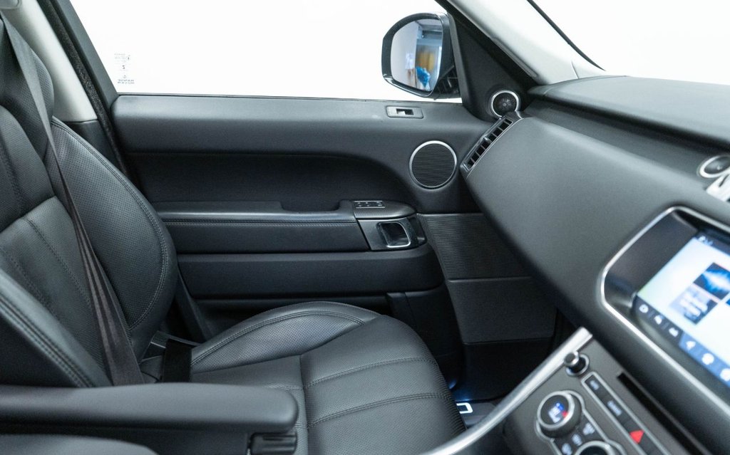 Used Land Rover Range Rover Sport 2017 for sale - 76685990: Photo 35