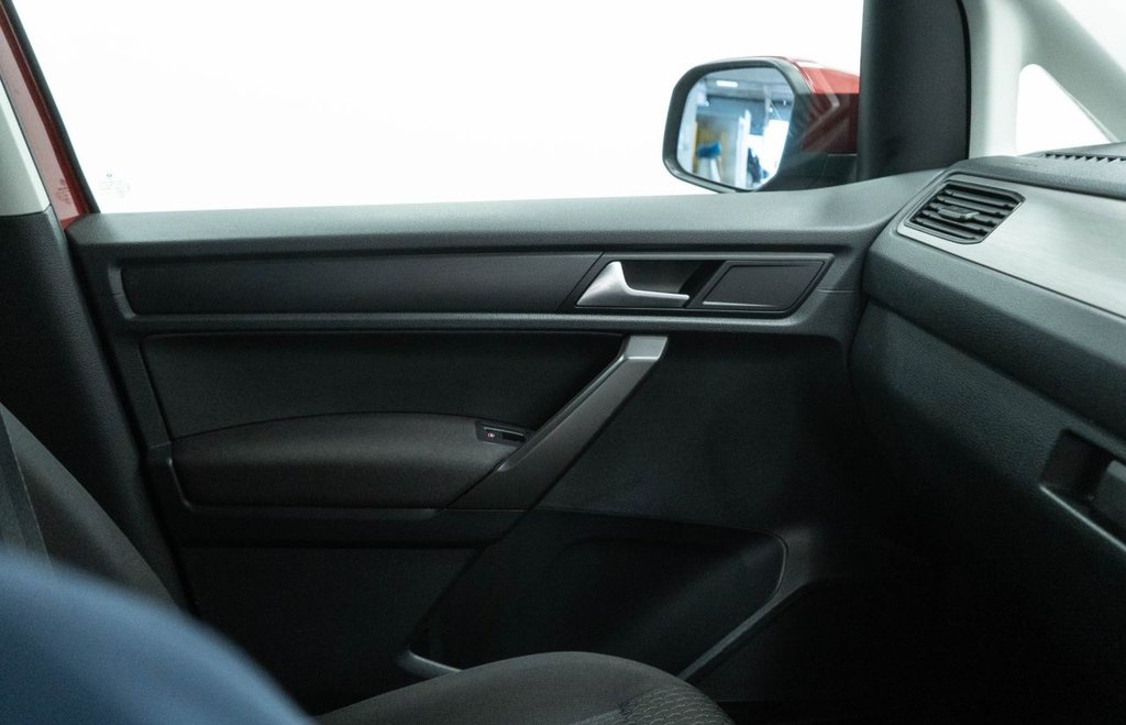 Used Volkswagen Caddy Maxi Life 2019 for sale - 76582318: Photo 28