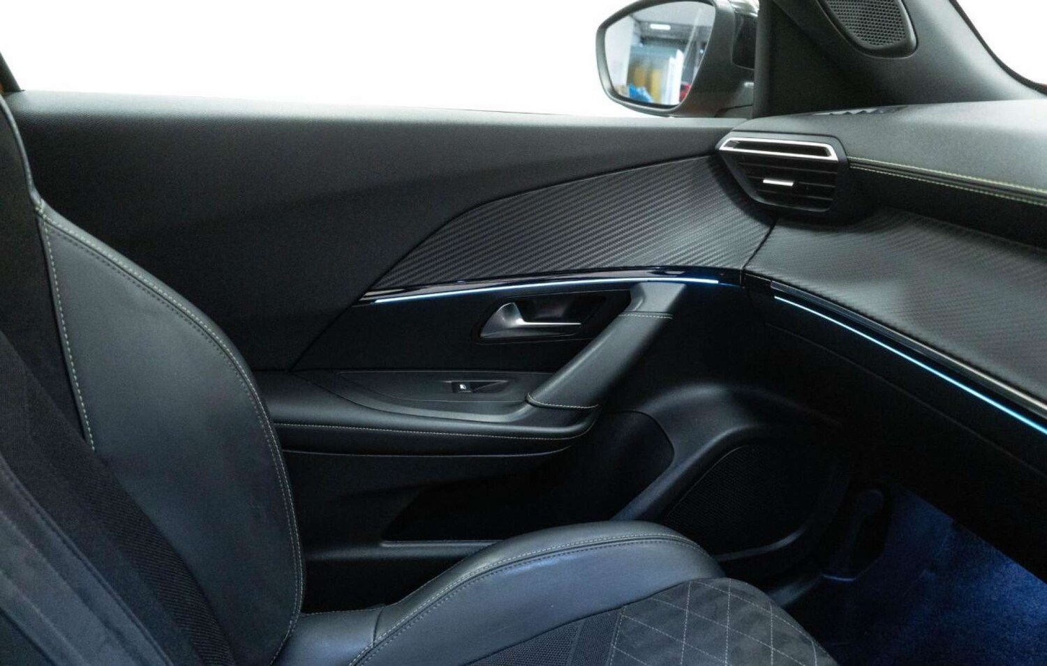 Used Peugeot 2008 2023 for sale - 77930698: Photo 29