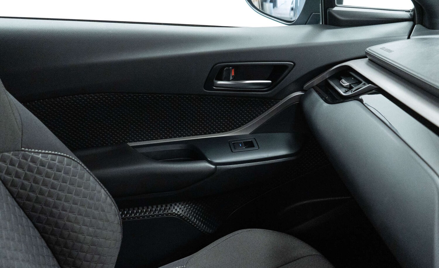 Used Toyota C-HR 2022 for sale - 78098871: Photo 32