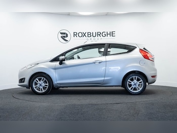 Used Ford Fiesta 2015 for sale - 77806140: Photo
