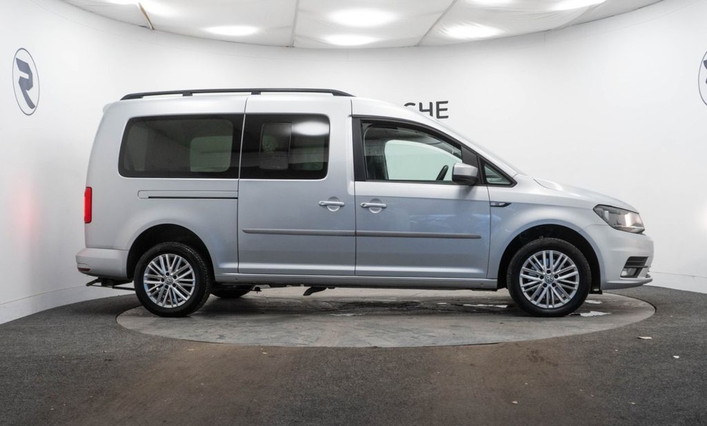 Used Volkswagen Caddy Maxi Life 2019 for sale - 76820619: Photo 9