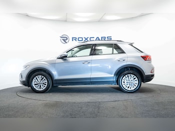 Used Volkswagen T-Roc 2023 for sale - 78781339: Photo