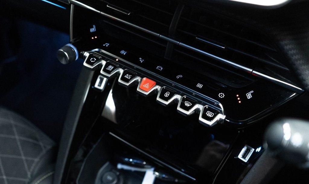 Used Peugeot 2008 2023 for sale - 76840885: Photo 27