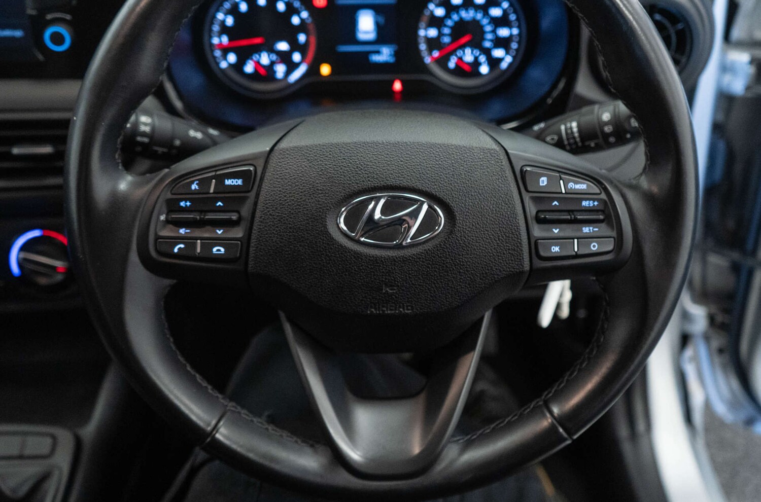 Used Hyundai i10 2023 for sale - 77930663: Photo 27