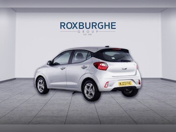 Used Hyundai i10 2023 for sale - 77879386: Photo