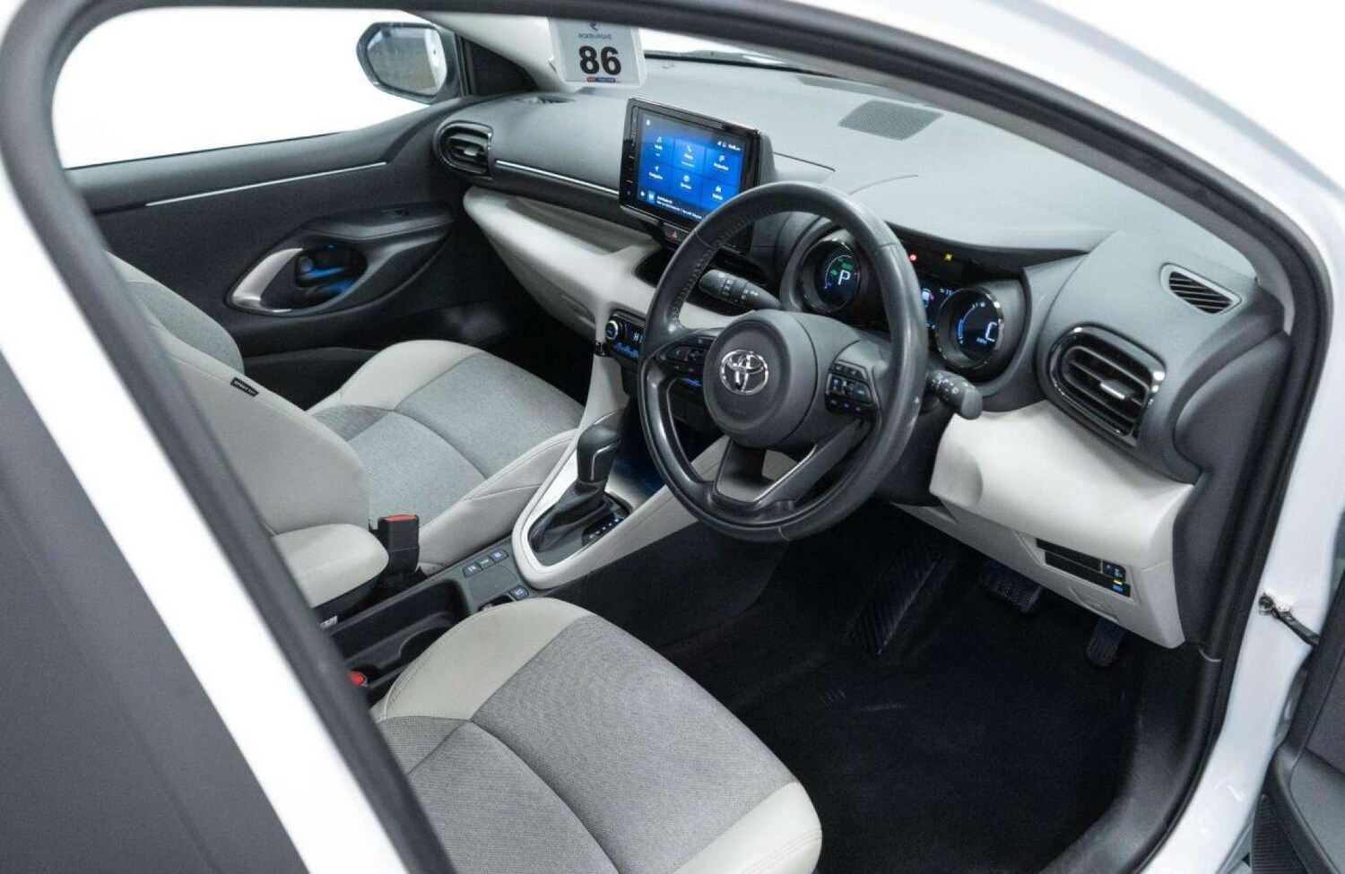 Used Toyota Yaris 2022 for sale - 77930796: Photo 21