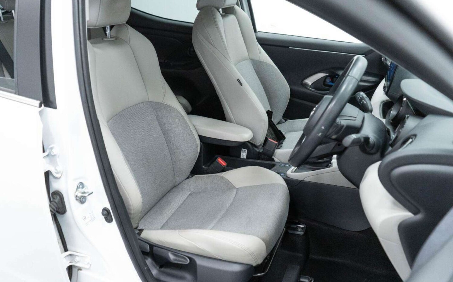 Used Toyota Yaris 2022 for sale - 77930796: Photo 22