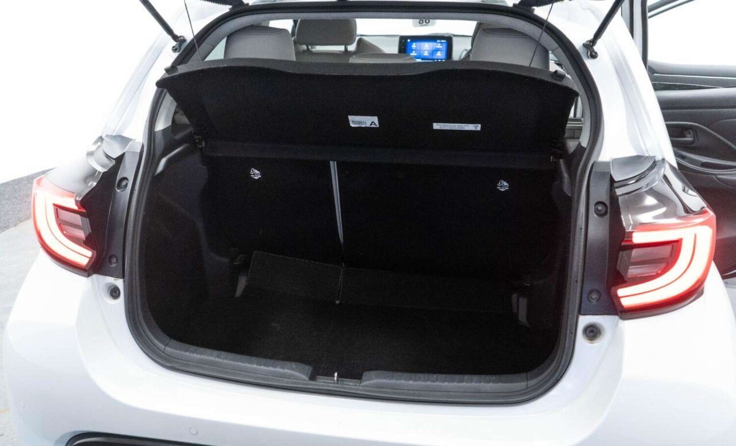 Used Toyota Yaris 2022 for sale - 77930796: Photo 33