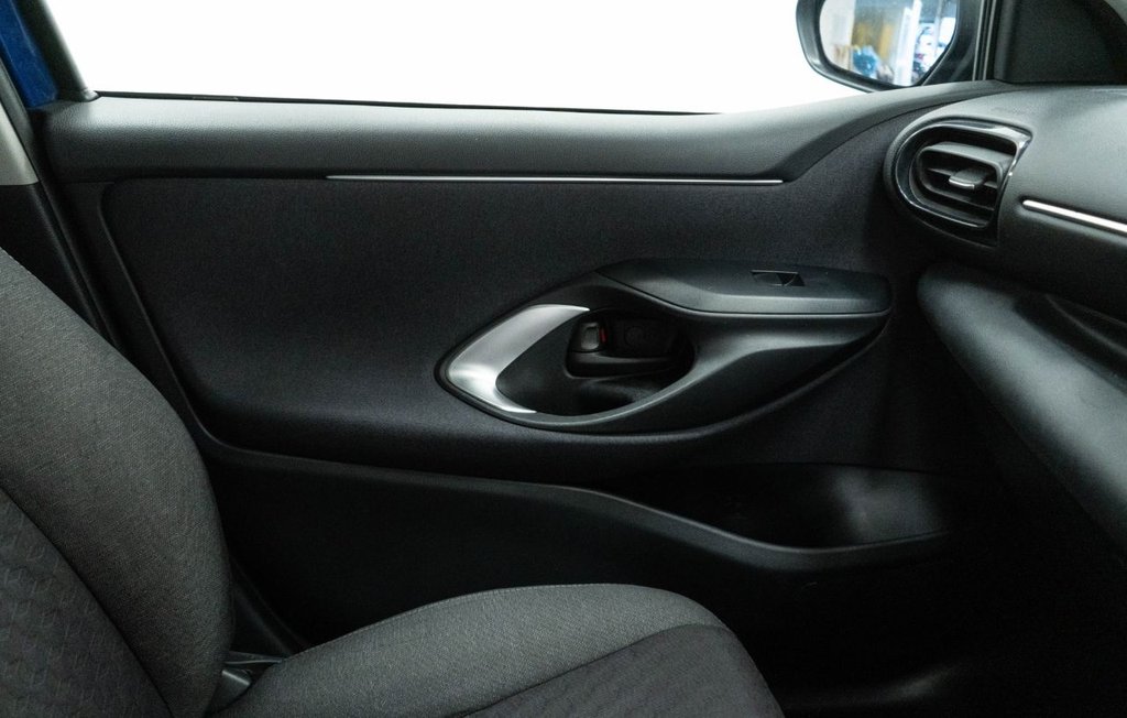 Used Toyota Yaris 2022 for sale - 77007083: Photo 29