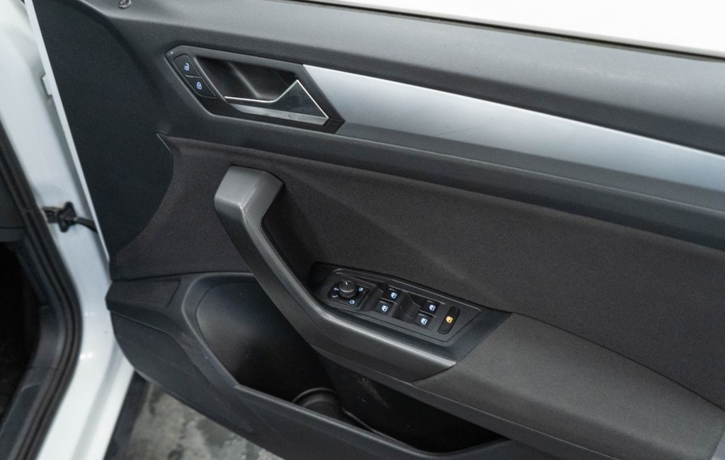 Used Volkswagen T-Roc 2023 for sale - 77582867: Photo 23