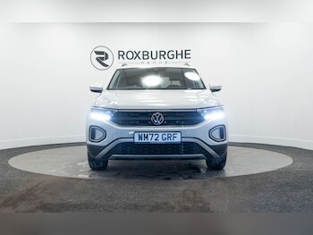 Used Volkswagen T-Roc 2023 for sale - 77582867: Photo