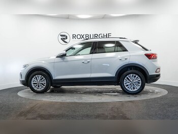 Used Volkswagen T-Roc 2023 for sale - 77582867: Photo
