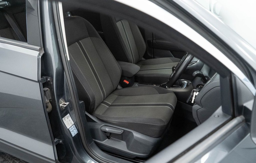 Used Volkswagen T-Roc 2020 for sale - 76345189: Photo 16