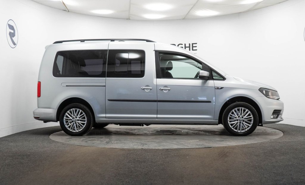 Used Volkswagen Caddy Maxi Life 2016 for sale - 76147462: Photo 9