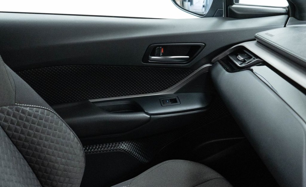 Used Toyota C-HR 2022 for sale - 76923975: Photo 29