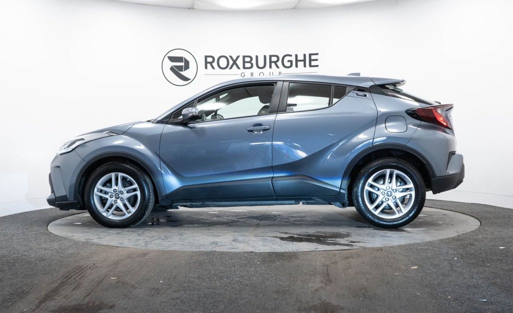 Used Toyota C-HR 2022 for sale - 76923975: Photo 4