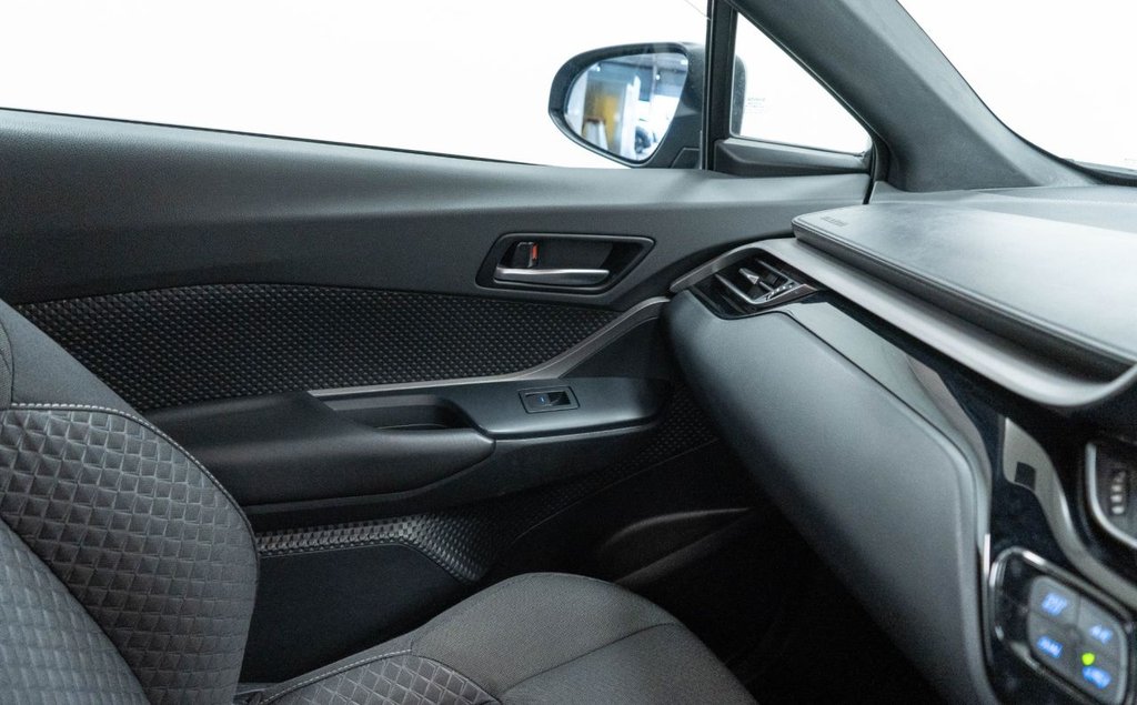 Used Toyota C-HR 2022 for sale - 77693029: Photo 31