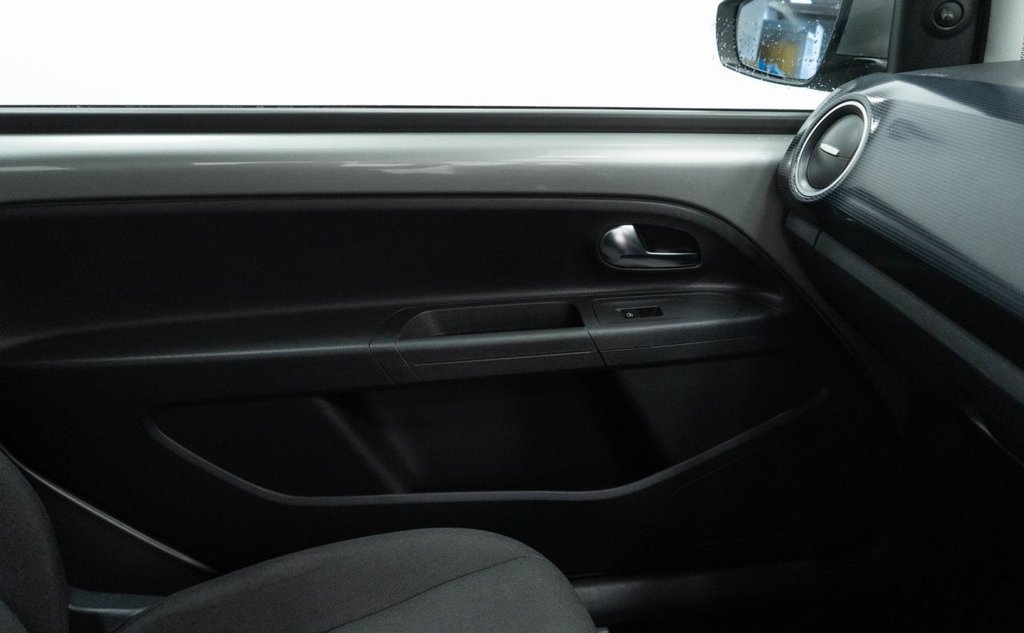 Used Volkswagen up! 2016 for sale - 76740534: Photo 31