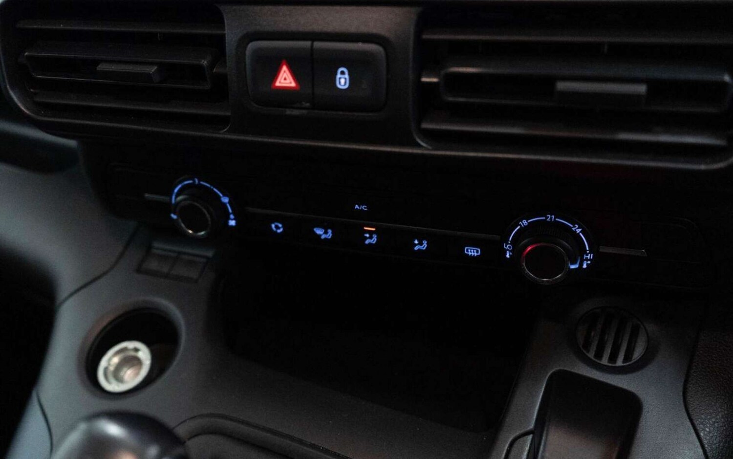 Used Peugeot Rifter 2020 for sale - 77930762: Photo 27