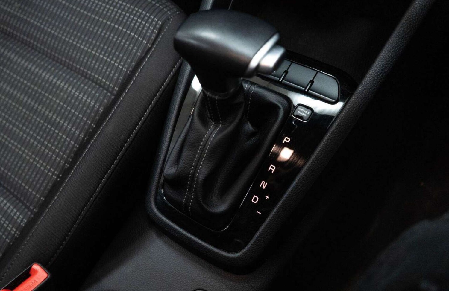 Used Kia Stonic 2022 for sale - 77930708: Photo 28