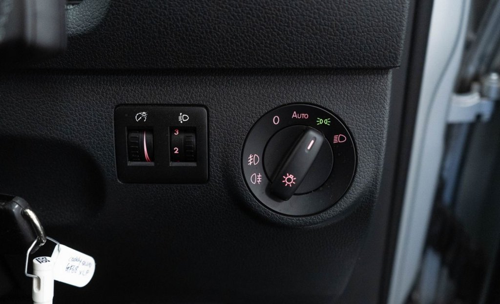 Used Volkswagen Caddy Maxi Life 2018 for sale - 77621135: Photo 24