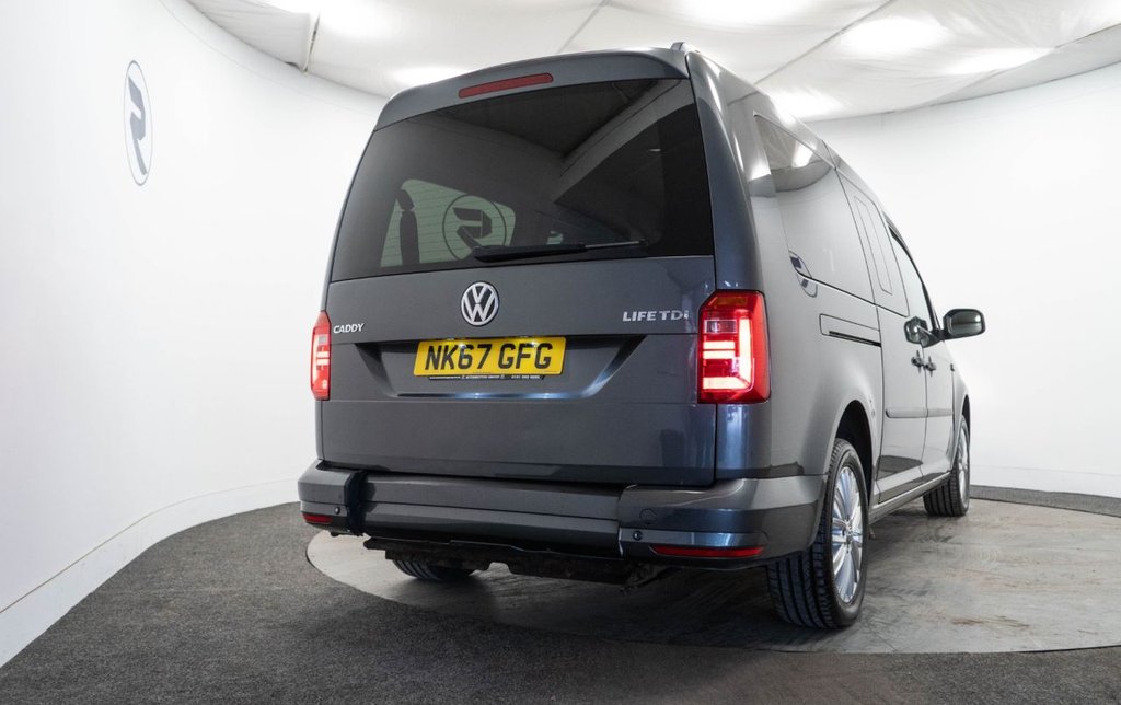 Used Volkswagen Caddy Maxi Life 2018 for sale - 77341325: Photo 15