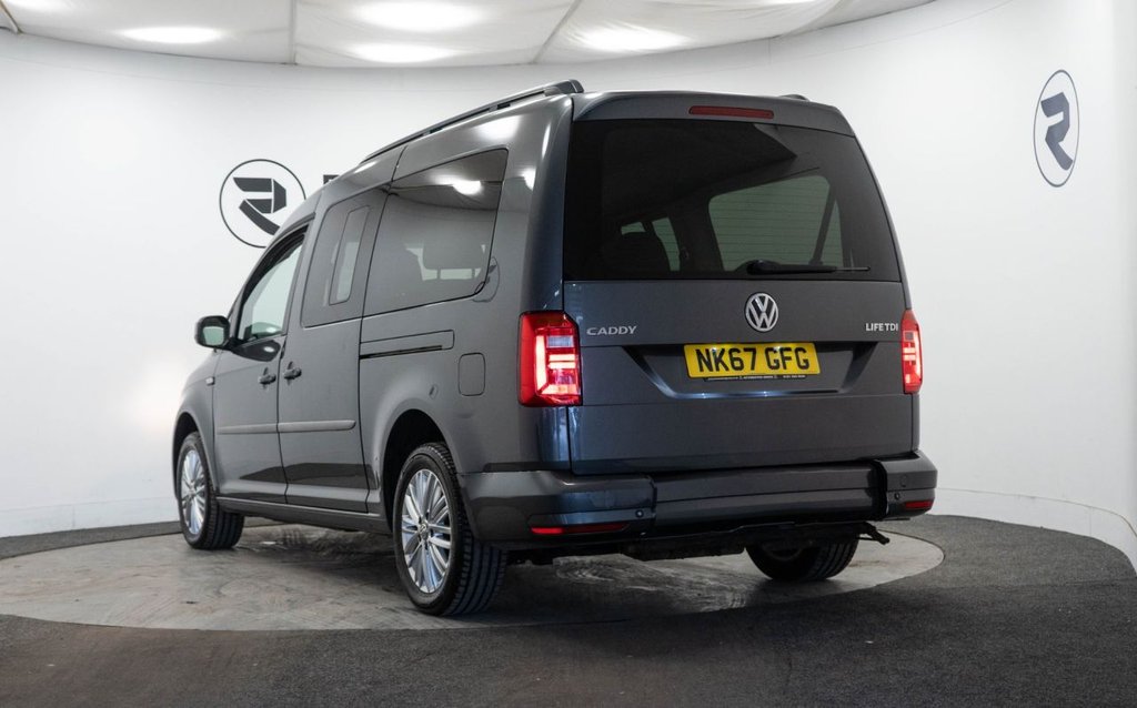 Used Volkswagen Caddy Maxi Life 2018 for sale - 77341325: Photo 5