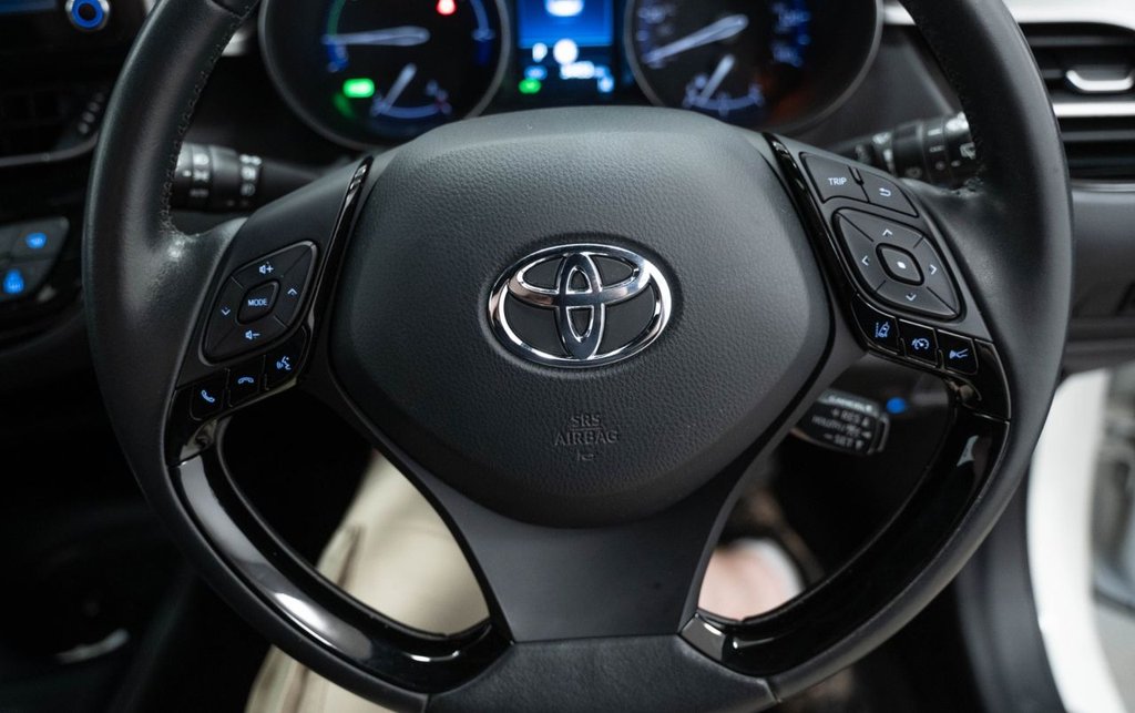 Used Toyota C-HR 2022 for sale - 77302102: Photo 24