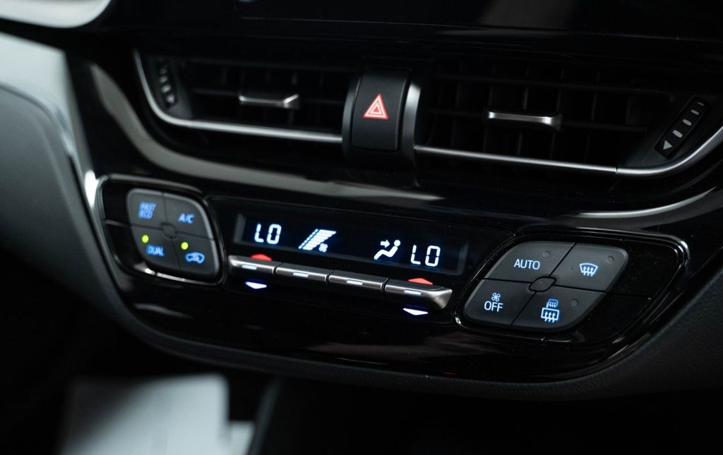 Used Toyota C-HR 2022 for sale - 77302102: Photo 28