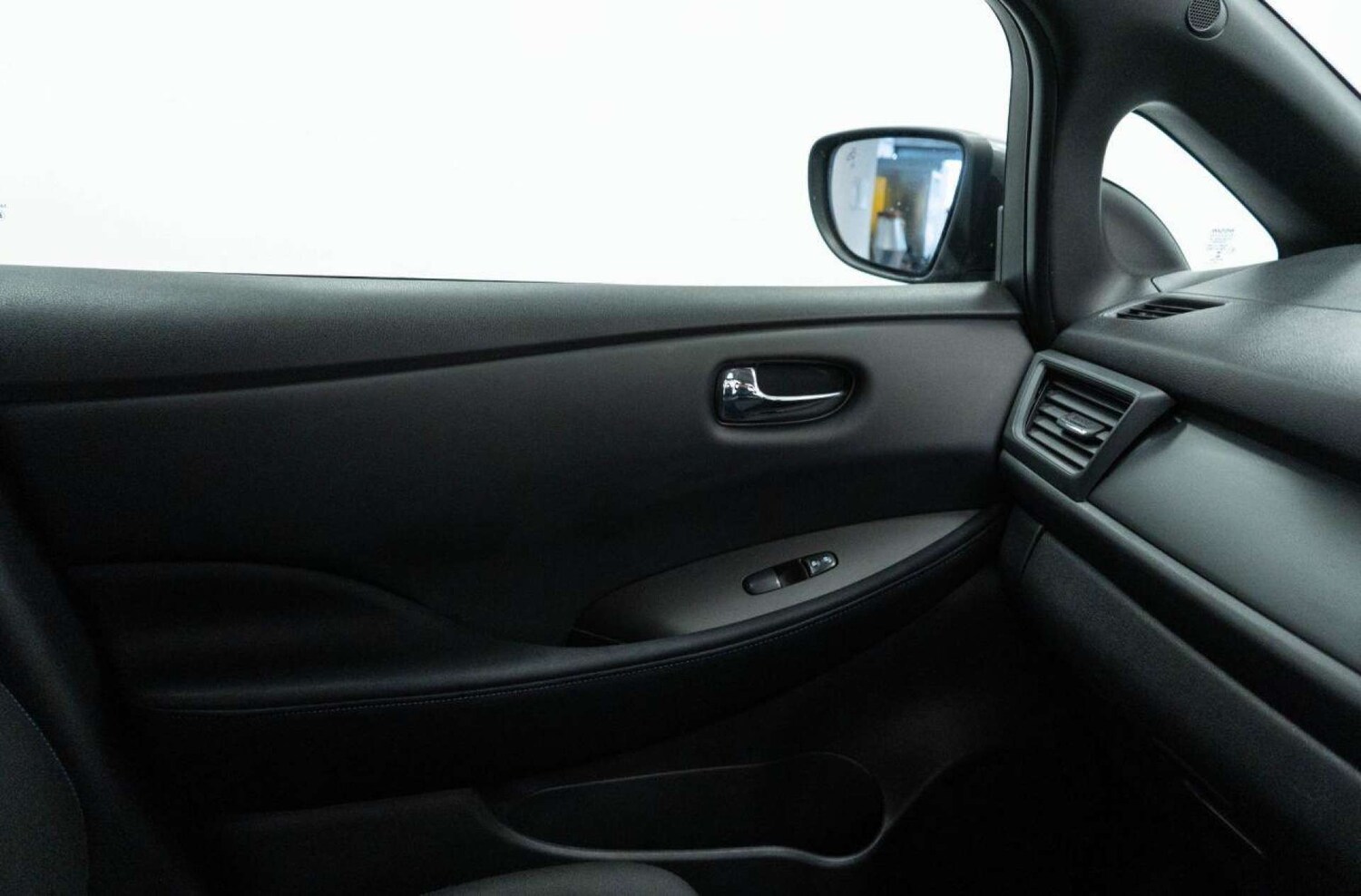 Used Nissan Leaf 2022 for sale - 77930790: Photo 31