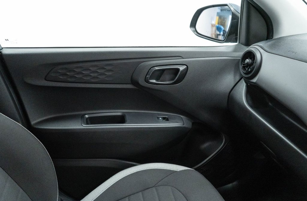 Used Hyundai i10 2022 for sale - 77302543: Photo 29