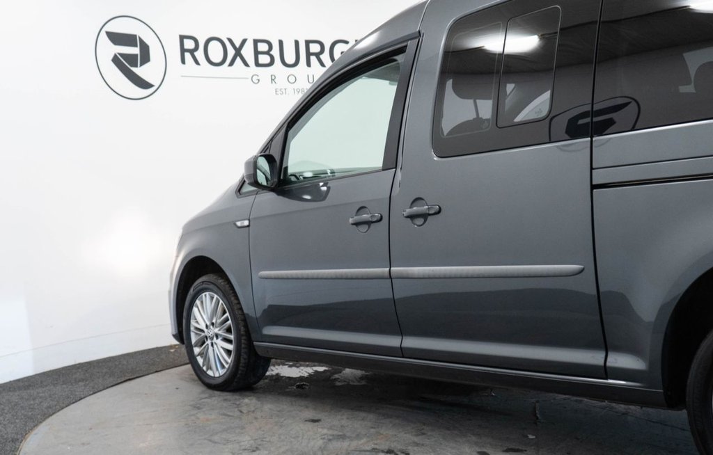 Used Volkswagen Caddy Maxi Life 2019 for sale - 76923643: Photo 19