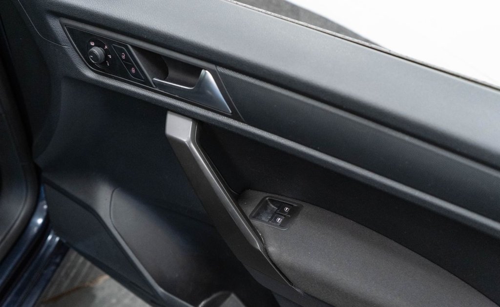 Used Volkswagen Caddy Maxi Life 2019 for sale - 76686128: Photo 23