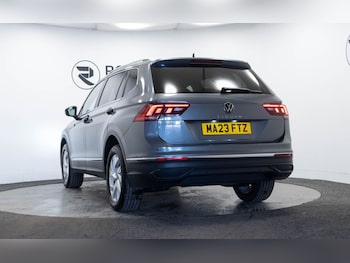 Used Volkswagen Tiguan Allspace 2023 for sale - 75896342: Photo
