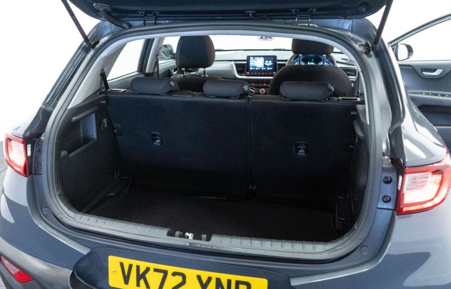 Used Kia Stonic 2022 for sale - 77930732: Photo 30