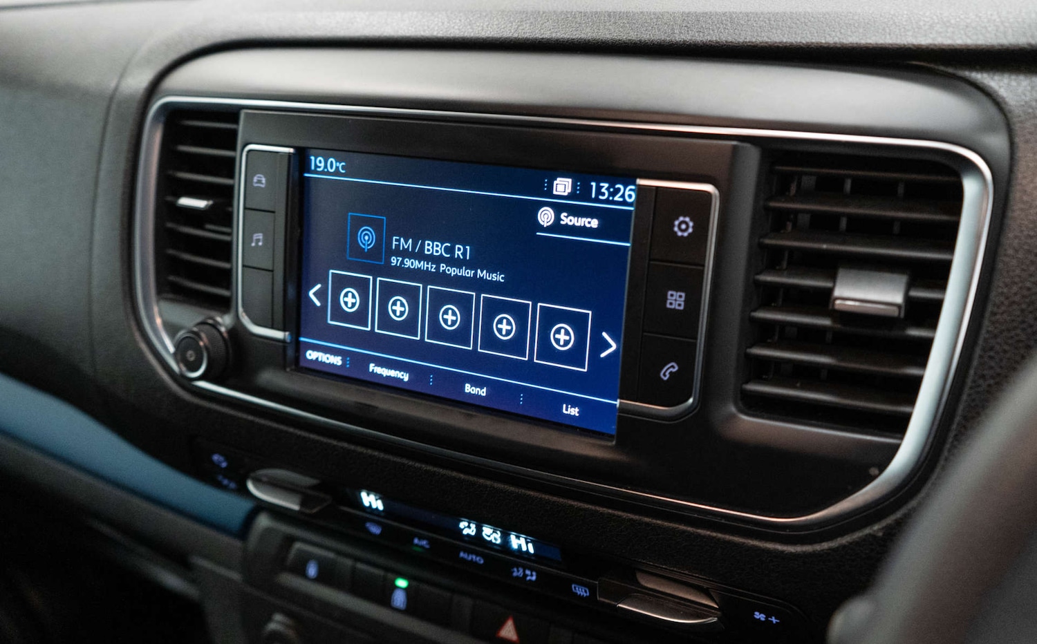 Used Peugeot Traveller 2017 for sale - 78041881: Photo 23