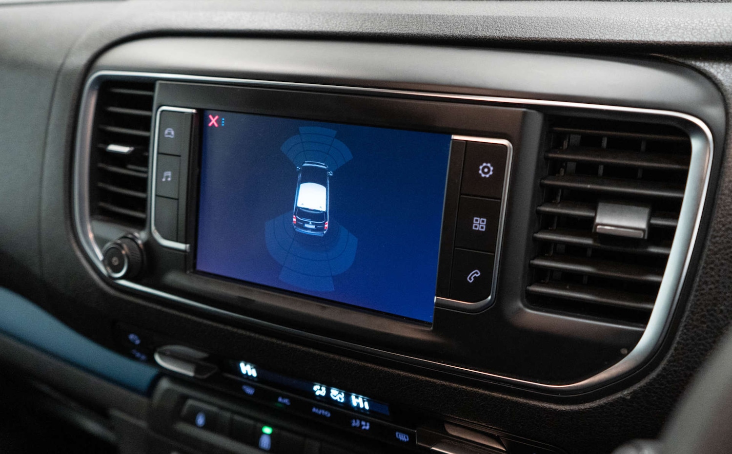 Used Peugeot Traveller 2017 for sale - 78041881: Photo 25