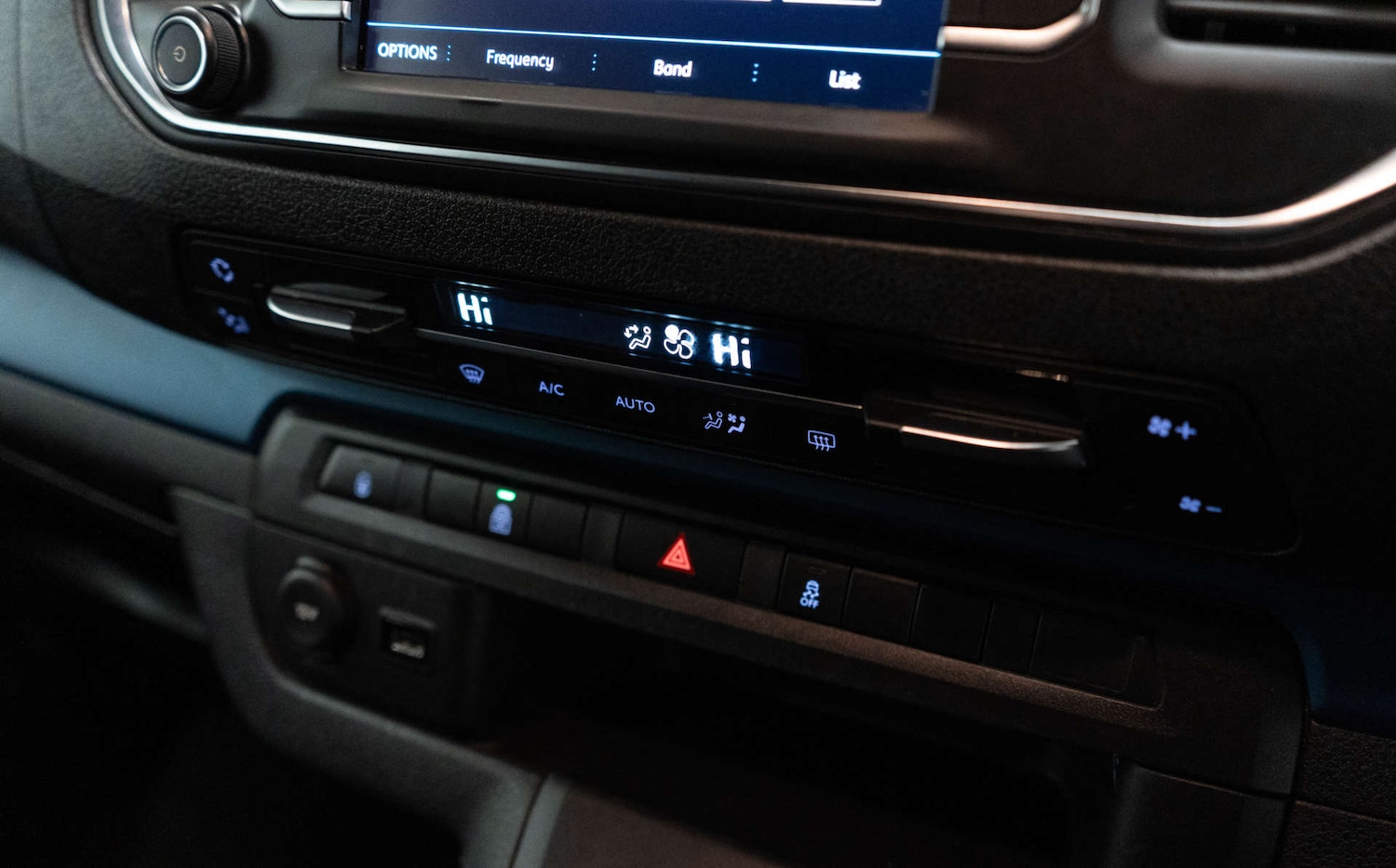 Used Peugeot Traveller 2017 for sale - 78041881: Photo 26