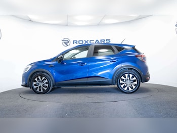 Used Renault Captur 2023 for sale - 79481404: Photo