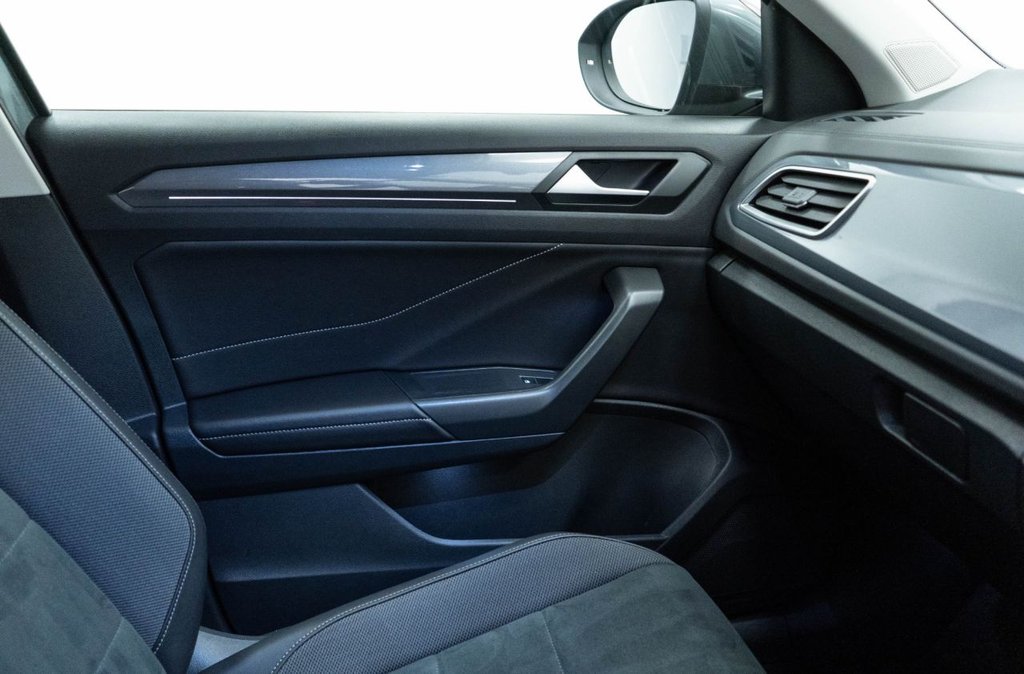 Used Volkswagen T-Roc 2023 for sale - 77457544: Photo 32