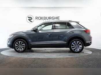 Used Volkswagen T-Roc 2023 for sale - 77457544: Photo
