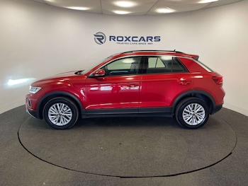 Used Volkswagen T-Roc 2023 for sale - 79449563: Photo