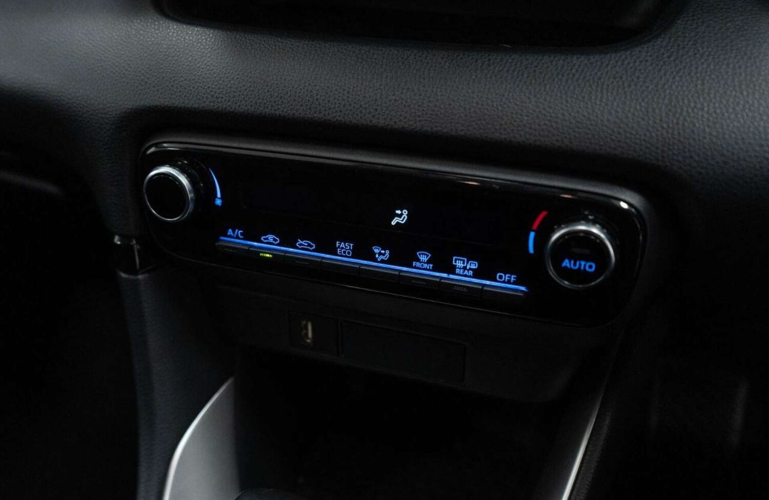 Used Toyota Yaris 2023 for sale - 77930909: Photo 28